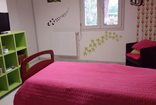Une chambre photographiée dans l’établissement